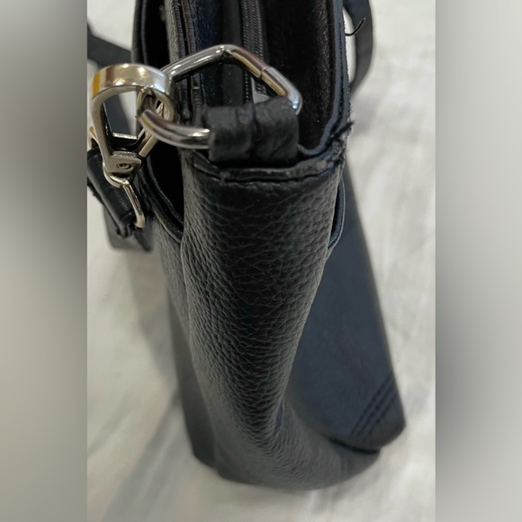 Elegant Black Cross Body Bag - Picture 8 of 16